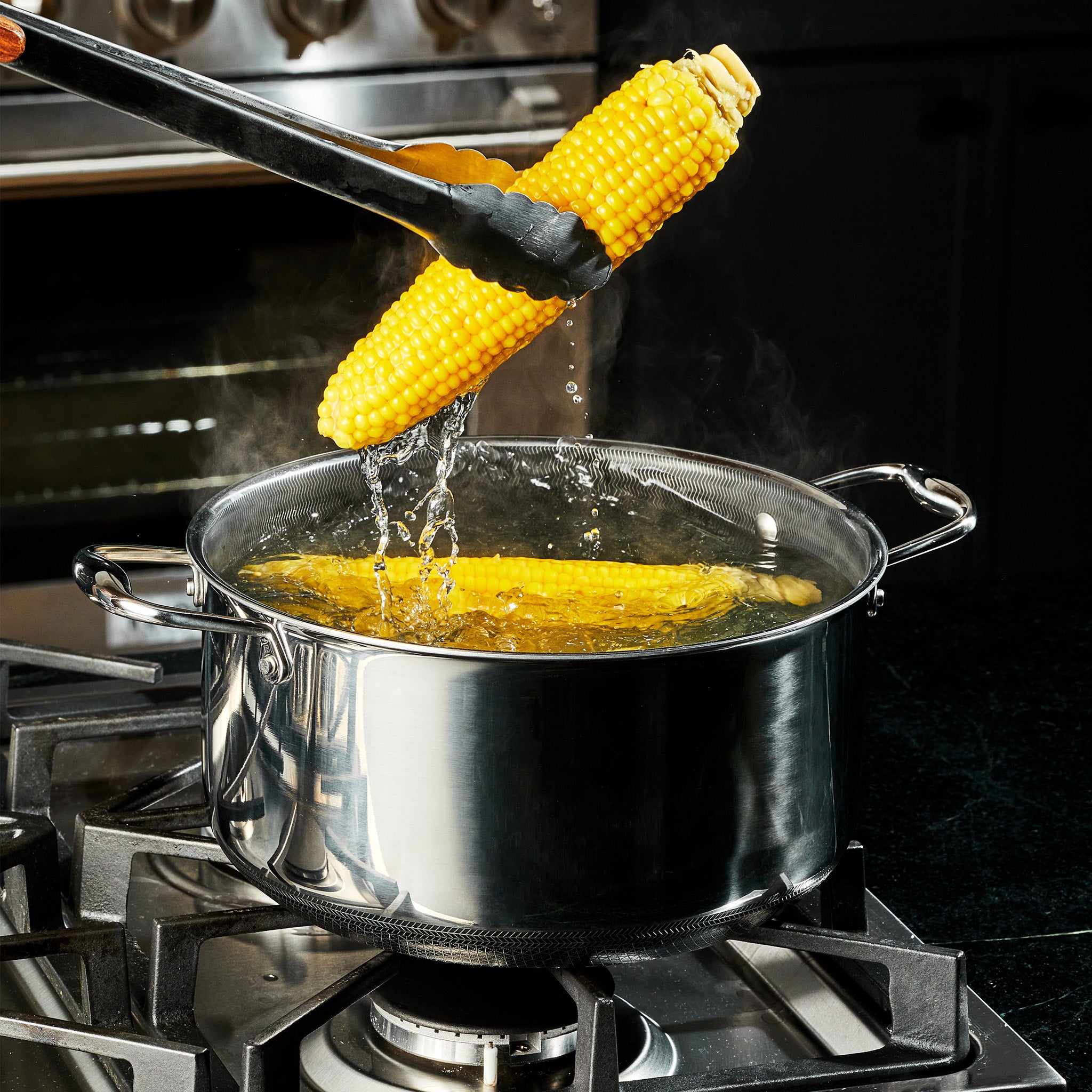 8 QT Pot With Lid | HexClad Cookware