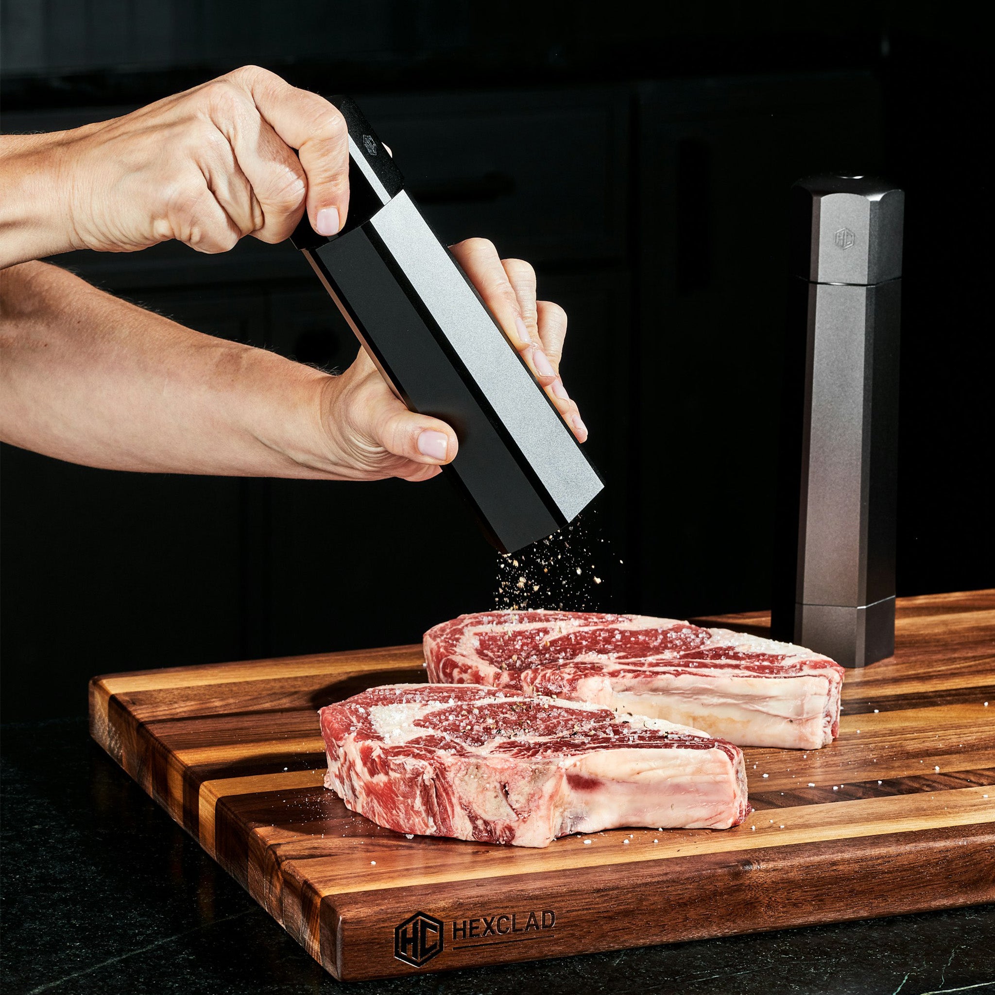 HexMill Salt and Pepper Grinder Set | HexClad