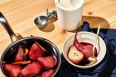 Dutch Stewed Pears (Stoofperen)