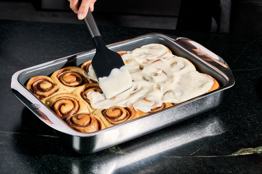HexClassic Cinnamon Rolls with Cream Cheese Frosting