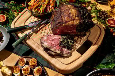 Why Glitzy Centerpiece Entrées Still Matter