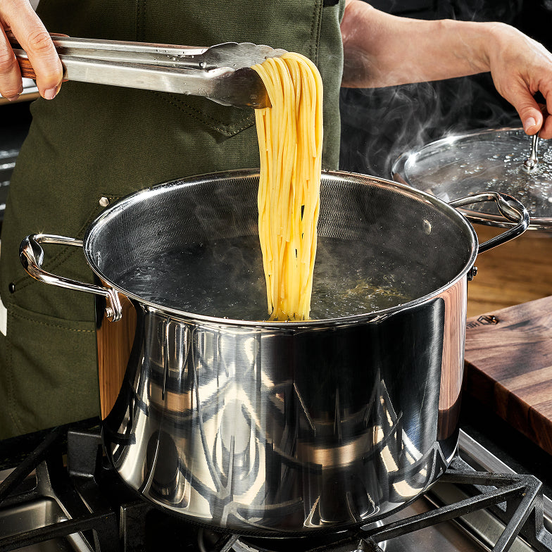 Hybrid Stock Pot with Lid, 10-Qt