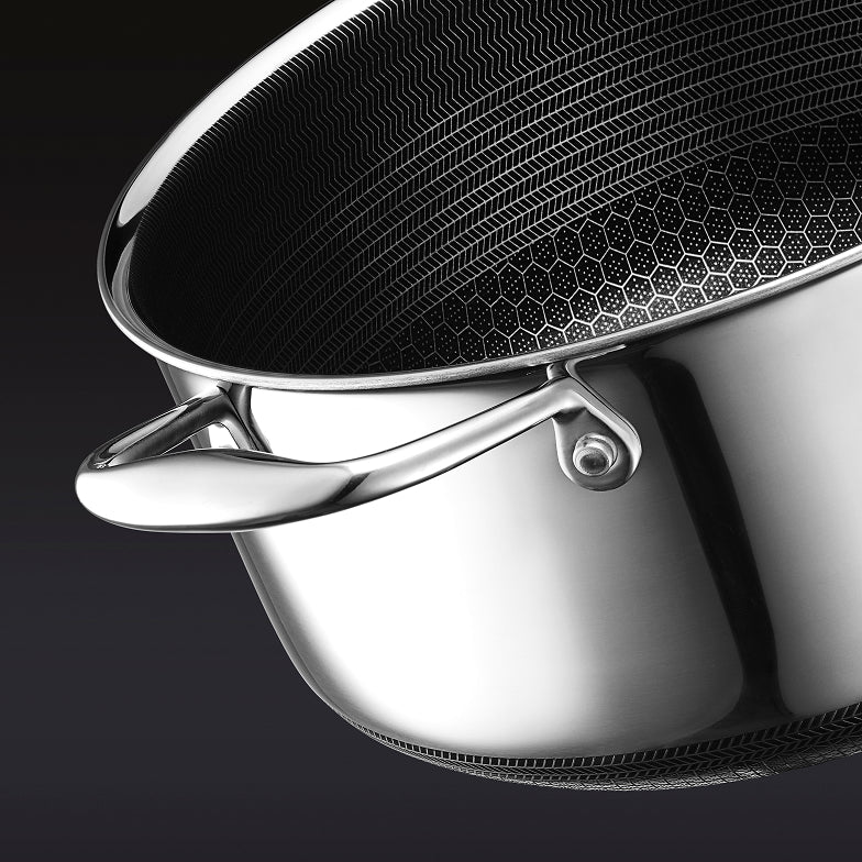 Hybrid Saucepan with Lid, 5-Qt