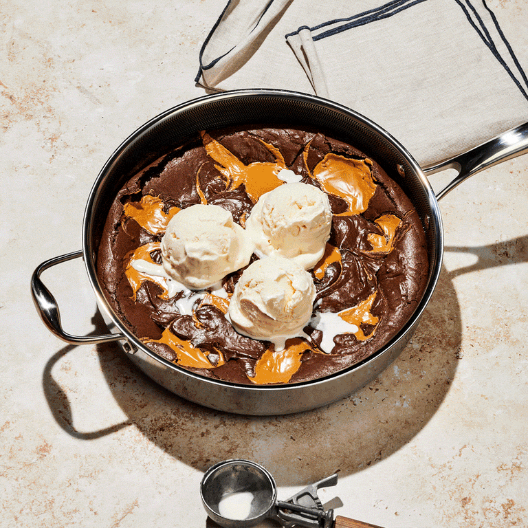 Brownies uit de pan met pindakaas en ijs