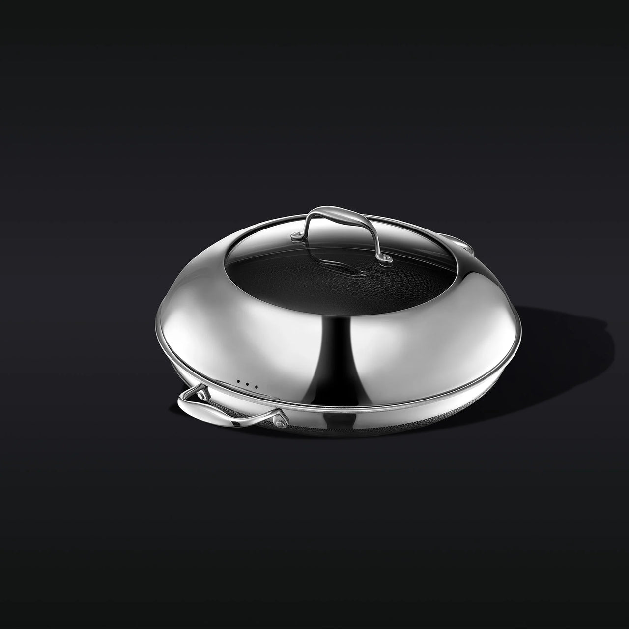 HexClad_14_Hybrid_SideWithLid_Black_2048x.webp
