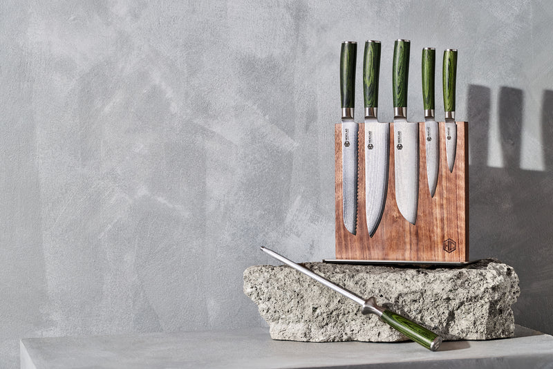Seven piece knife set