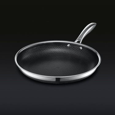 HexClad hybrid frying pan